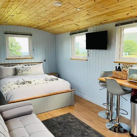 Red Darren Luxury Hut Apartment Llanveynoe Exterior photo