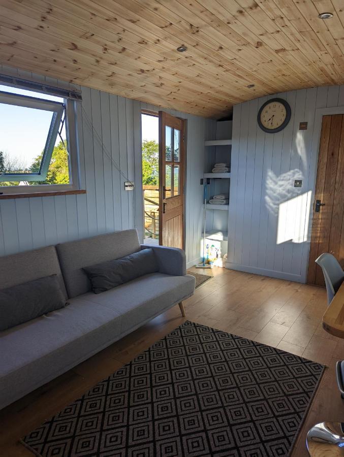 Red Darren Luxury Hut Apartment